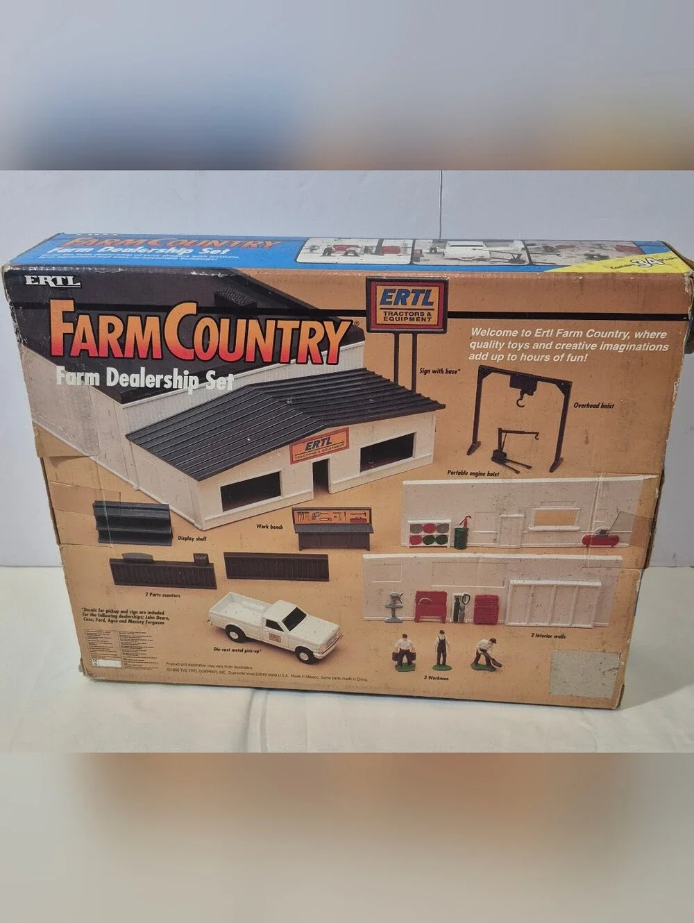 Vintage Ertl 4231 Farm Country Farm Dealership Set 1/64
